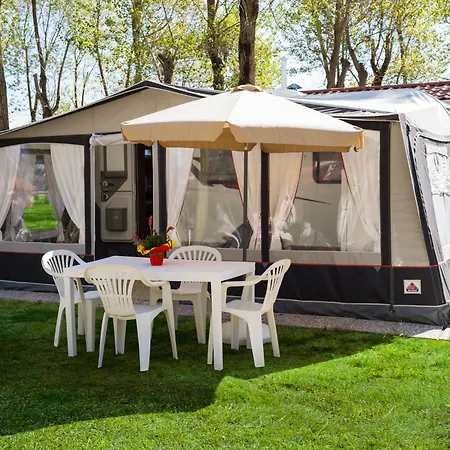 Punta Falconera Camping & Village Camping 2*