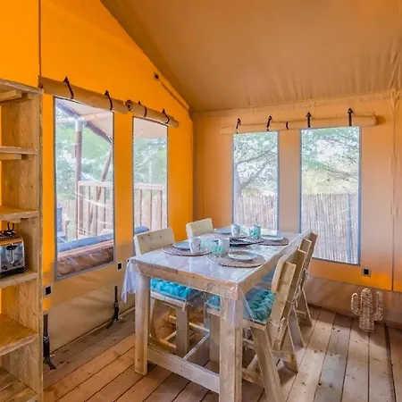Punta Falconera Camping & Village Kemping 2*